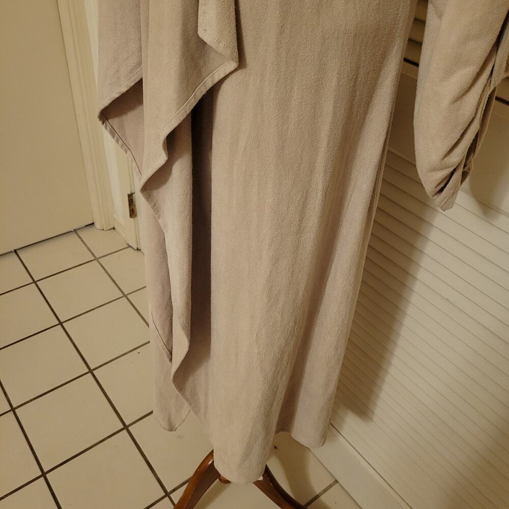 Tahari NWT Faux Leather Cardigan One Size Soft Beige Drape Front Lightweight - Picture 13 of 15